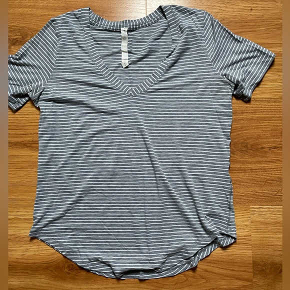 Lululemon Love T-Shirt with Vitasea fabric - Picture 1 of 4
